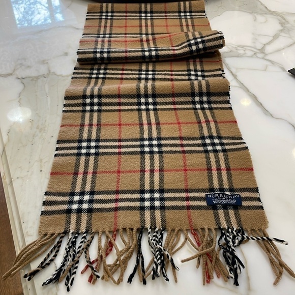 Burberry Classic Plaid Lambswool Scarf—GORGEOUS—UNISEX—Great preowned Condition! - Picture 1 of 7